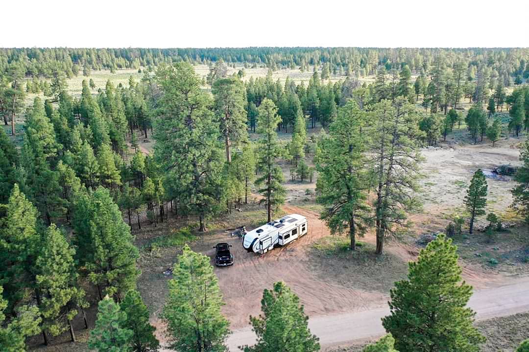 How long will an RV battery last boondocking?